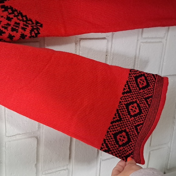 Roman's Red/Black Boho Wide Sleeve V-Neck Sweater. Size 14/16 - Picture 3 of 7
